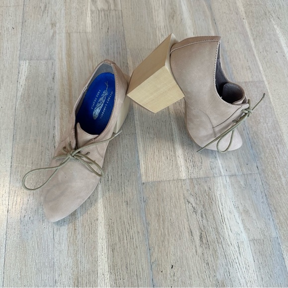 NWOT Jeffrey Campbell Oxford Bootie 6 - Picture 10 of 12